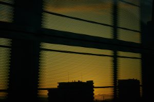 フェンスと夕焼け空